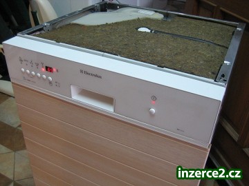 Myčka nádobí vestavná ELECTROLUX ESI 6241 široká_2 364792_2.jpg