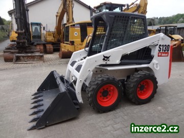 Smykový nakladač Bobcat S130_1 402142_1.jpg