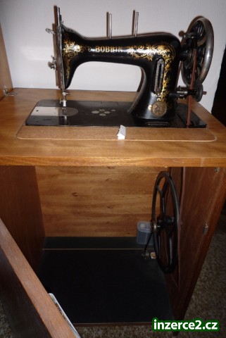 Šicí stroj BOBBIN ve skříňové úpravě_1 99638_1.jpg