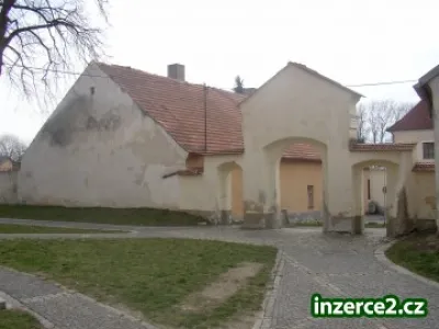 Dům z XV století, památkkový objekt.