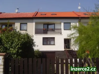 Prodej dvougeneračního RD v Hostivicích, okr. Pha- západ 06-2347