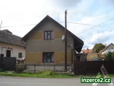 Prodej hezkého rodinného domu s velkou zahradou v obci Milostín u Rakovníka na pozemku 1028 m2 06-2255