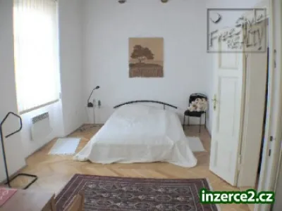 2+kk 48m2 P1 Možno Zařízený a parkovací stání ve dvoře
