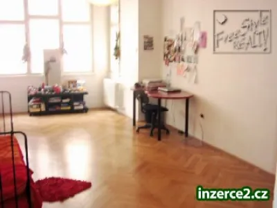 2+1 85m2 P2 Nové Město, po Rekonstrukci, Nezařízen, "M" C