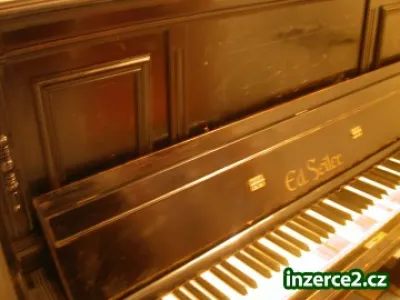 PIANO ED SEILER 4900,.