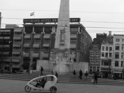 Šikmá věž v Amsterodamu