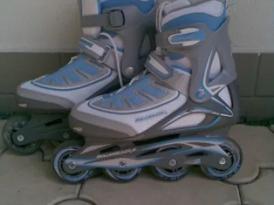 Prodám úplně nové kolečkové brusle Rollerblade..