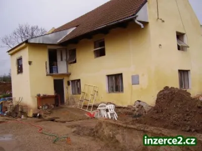 Dům v započaté rekonstrukci v Bratkovicích u Velvar, 40km od Prahy