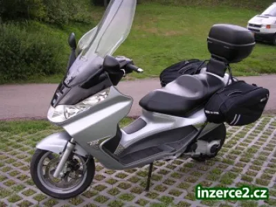 PIAGGIO X8 200