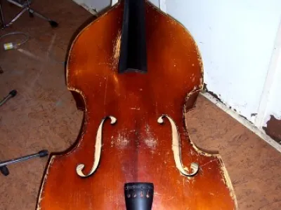 Celomasivní kontrabas