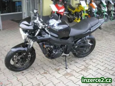 Triumph speed four 600