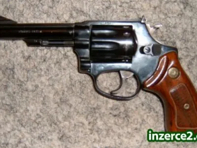 Revolver Taurus .22 LR 4