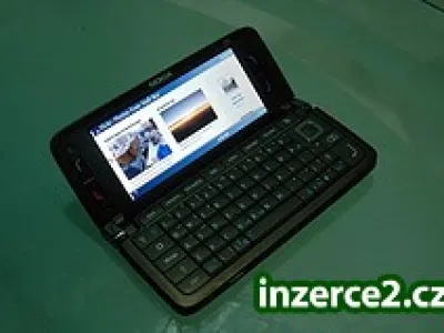 NEW NOKIA E90 COMMUNICATOR GSM PHONE With New 2gb Memory Card