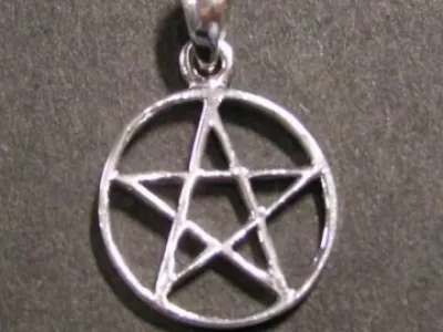 Pentagram - stříbrný přívěsek (na krk)