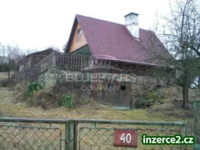 Rekreační chata s velkým pozemkem