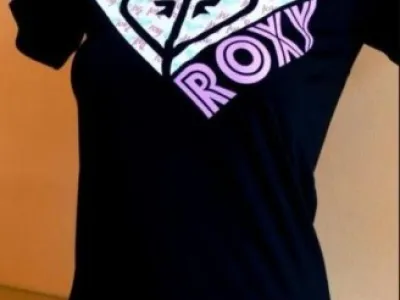 N.O.V.É. TRIKO ORIGINÁL R O X Y DOVOZ USA vel. M