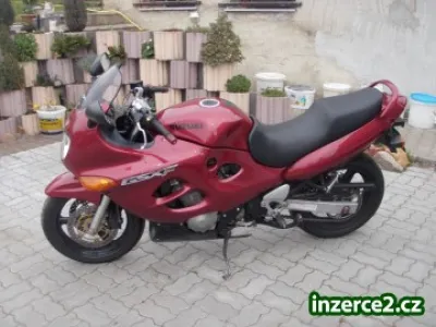 SUZUKI GSX 750 F