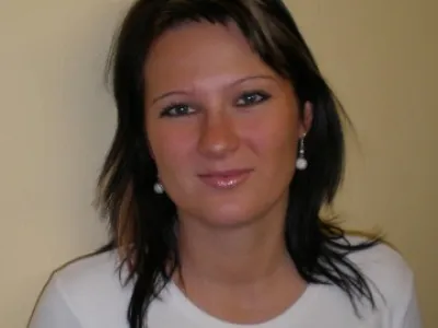 26-ti letá barmanka, srvírka s praxí hledá uplatnění po celé ČR s ubytováním