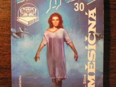 Kniha: R. L. Stine - Náměsíčná - Stopy Hrůzy 30