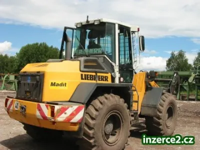 kolový kloubový nakladač LIEBHERR 522