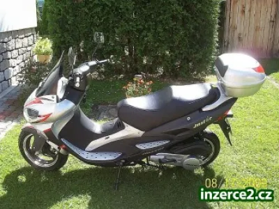 Velký skůtr 150cc