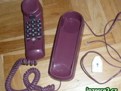 Fialový šňůrový tlačítkový telefon