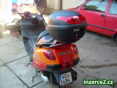 Skůtr  Piaggio 250 X9   r.v.2001