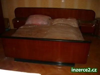 Prodám starobylou ložnici