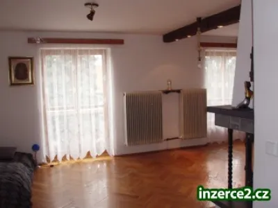 Pronájem velkého mezonetového bytu 3+1
