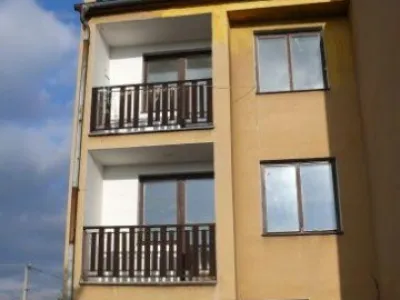 Prodám řadový dům v obci Býkev (okr. Mělník)