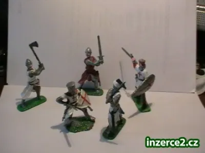CÍNOV0 FIGURKY - vojáčci , indiáni, rytíři, pěchota i jízda