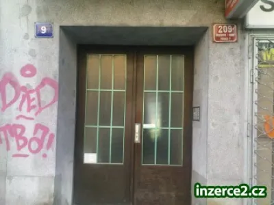Prodám postele s úložným prostorem 2 ks
