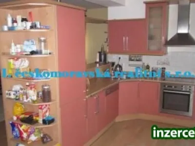 Prodej rodinného domu 7+kk, Nové Jirny