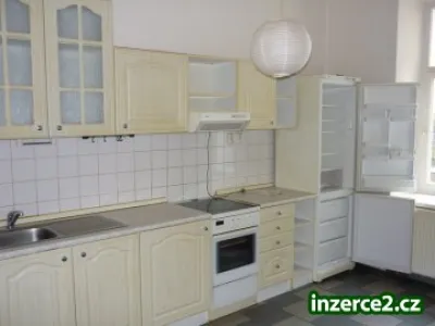 Pronájem zrekonstruovaného bytu 2+1 v Nerudově ulici v Plzni (Jižní Předměstí)