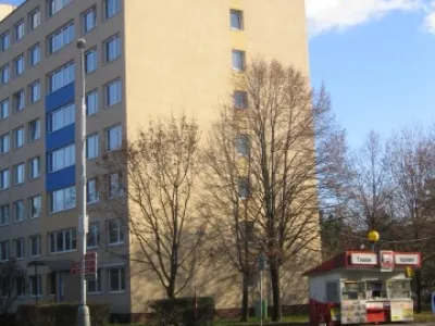 Nabízíme k dlouhodobému pronájmu reklamní plochy na panelovém domě