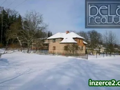 Atypický, pěkný RD 3+1 se zahradou na klidném místě