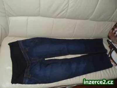 Těhu rifle + bílou halenku vel. S pro drobnější postavu