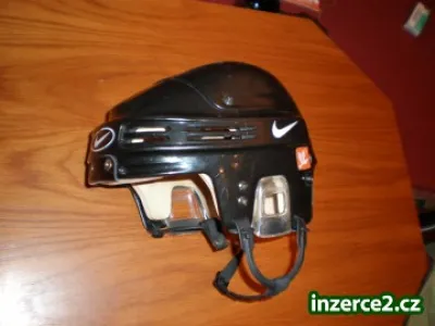 Helma Nike HH 0004, černá