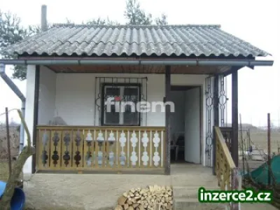 Zahrada v osobním vlastnictví, 548m2 se zděnou chatkou v Kralupech n/Vlt-za koupalištěm