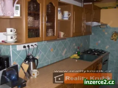 Byt 2+1+L po rekonstrukci, Ostrov