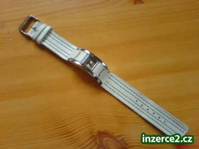 Krásné, jemné, bílé, dámské hodinky