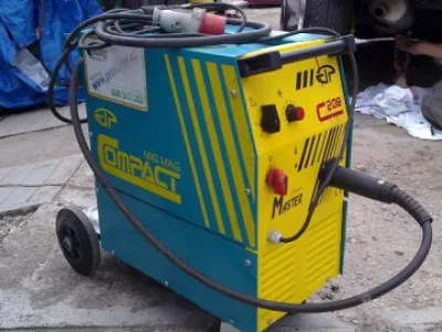 Svářečka Compact 208 C02 ROK stará