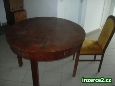 Velký kulatý rozkl. secesní stůl