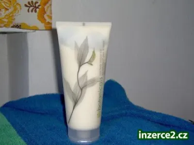 NOVÝ-tělový krém...obsahuje..200 ml