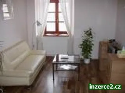Pronájem zařízeného bytu 2+kk v historickém centru Hradce Králové