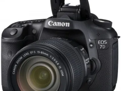 Canon EOS 7D 18MP Digital SLR Camera $1000