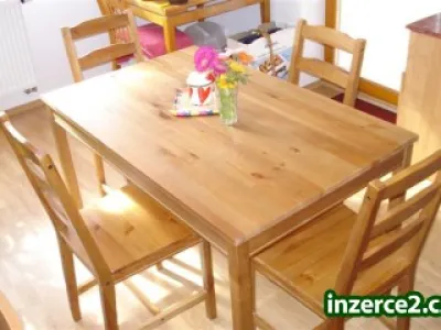 Prodam jídlení stůl Ikea+4 zidli