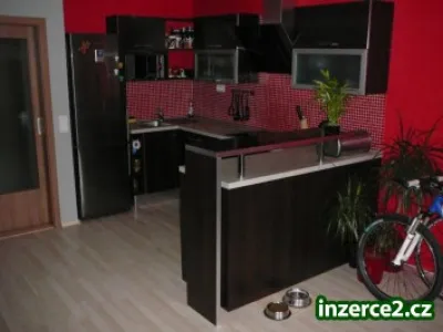 Pronájem neprůchozího pokoje v bytě 3+kk