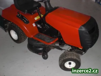 zahradní traktor MTD