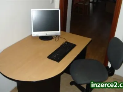 Prodám psací stůl- svetle drevo